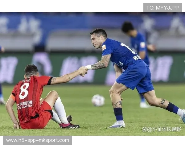 成都蓉城帅惟浩中场策动连续配合：以节拍为剑的攻防序曲