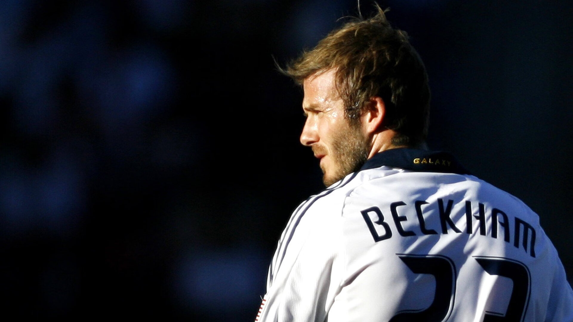 高尔强硬的突破能力，使袋鼠队进攻更具威胁