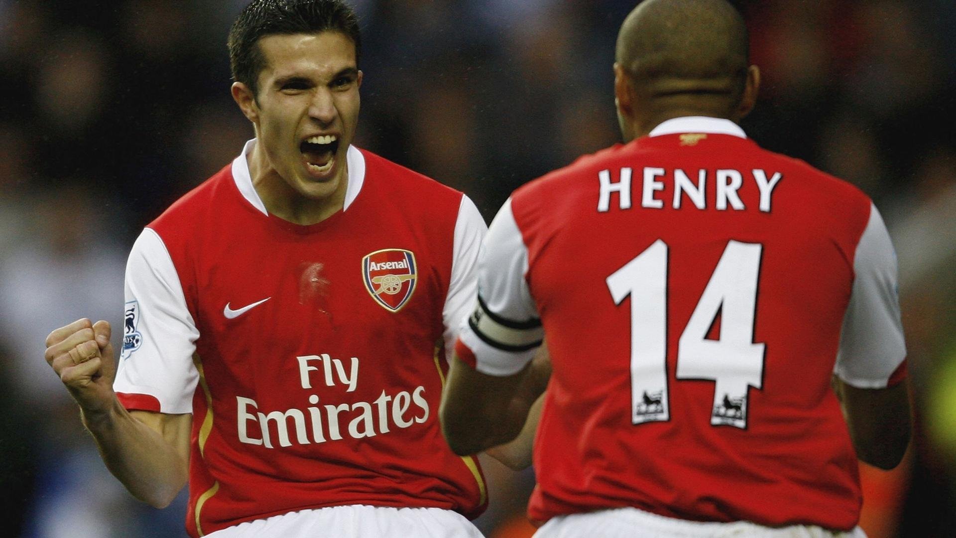 国家队邀请前辈球员参加内部交流 激励年轻球员，进国家队足球